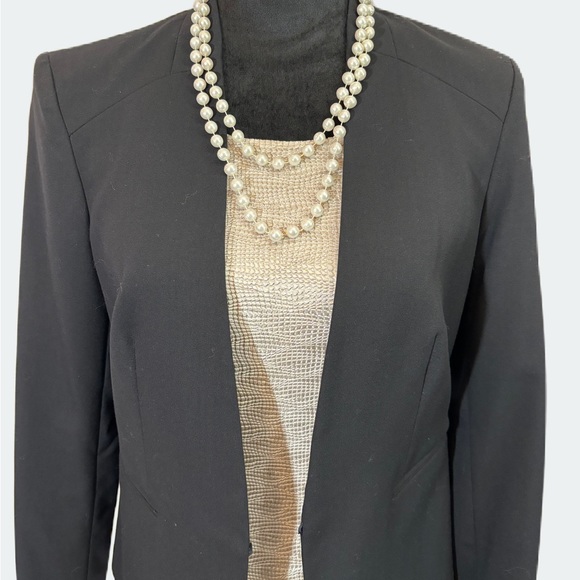 ❄️❄️Chaus Size 4 Black Blazer - Picture 3 of 9